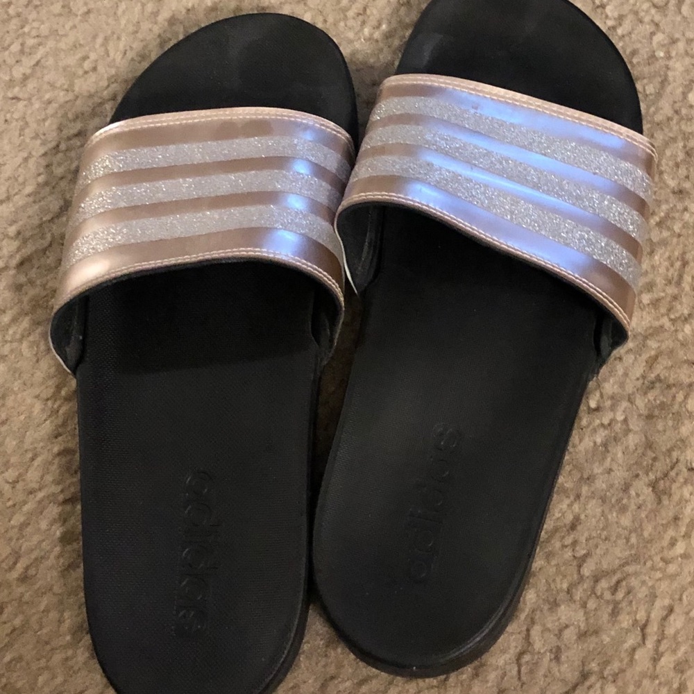 Adidas slip ons size 8